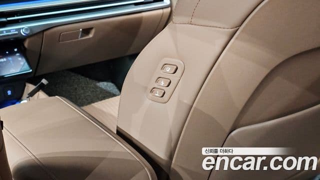 Hyundai Grandeur 2023 — ფოტო 19/20