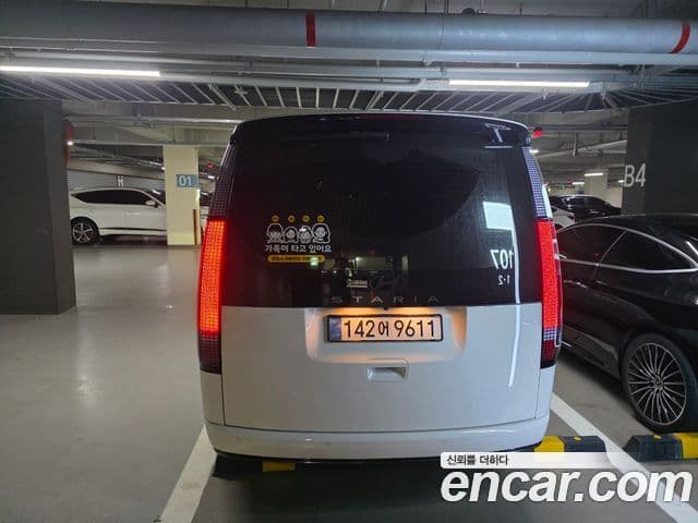 Hyundai Staria 2025 — фото 3 из 20