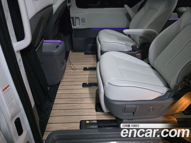Hyundai Staria 2025 — фото 8 из 20
