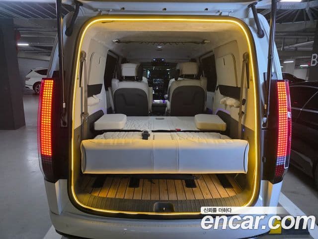 Hyundai Staria 2025 — фото 15 из 20