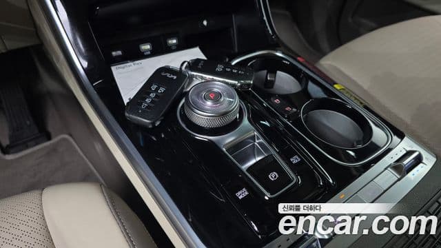 Kia Carnival 2023 — фото 9 из 20