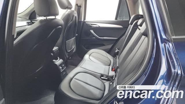 BMW X1 2019 — Şəkil 24/32