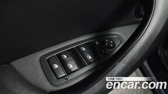 BMW X1 2019 — Şəkil 18/32