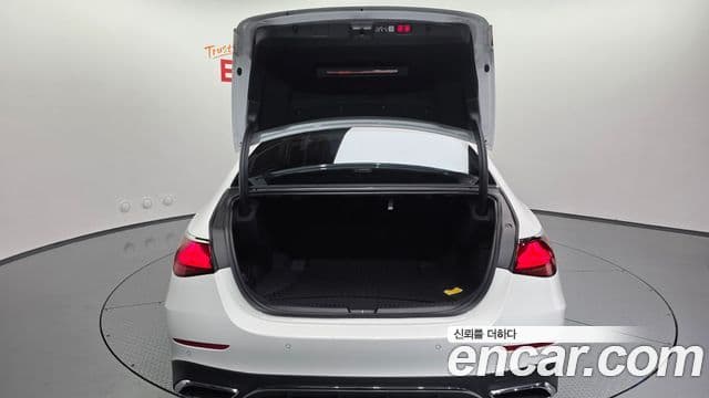 Mercedes-Benz E-Class 2026 — Photo 32/34