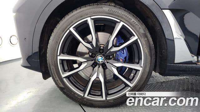 BMW X7 2022 — ფოტო 5/20