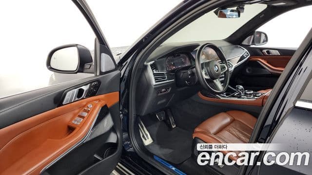 BMW X7 2022 — ფოტო 10/20