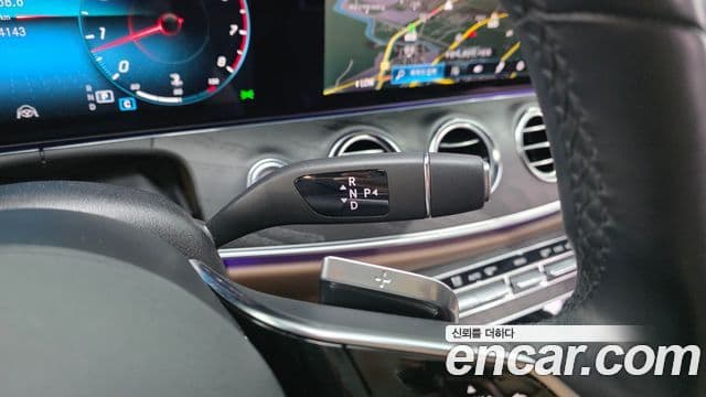 Mercedes-Benz E-Class 2023 — фото 8 из 20