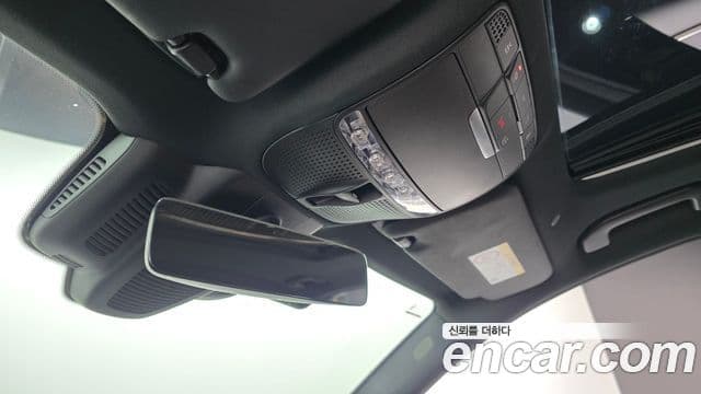 Mercedes-Benz E-Class 2023 — ფოტო 19/20