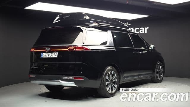 Kia Carnival 2020 — ფოტო 2/20