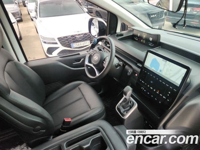 Hyundai Staria 2025 — ფოტო 8/20