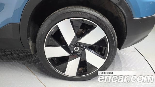 Volvo C40 Recharge 2022 — ფოტო 29/30