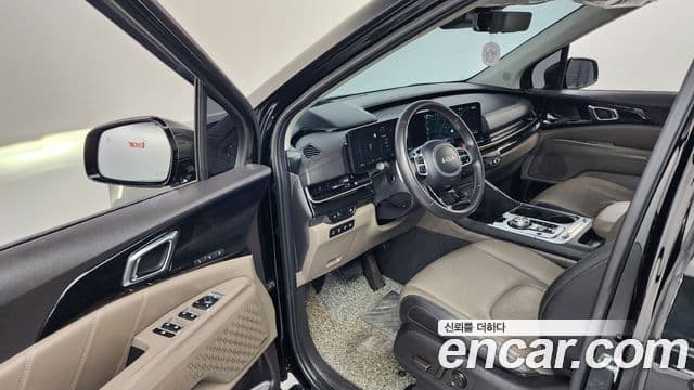 Kia Carnival 2024 — фото 10 из 20