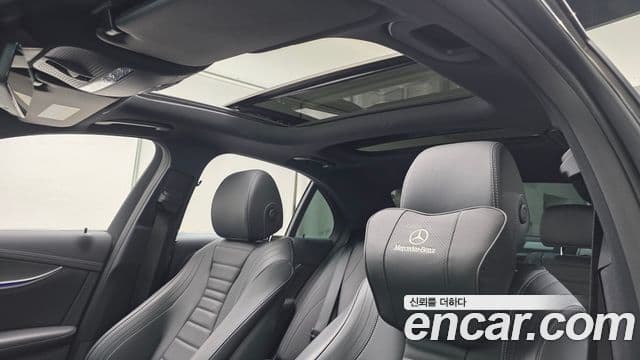 Mercedes-Benz E-Class 2021 — ფოტო 18/20