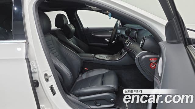 Mercedes-Benz E-Class 2021 — ფოტო 17/31