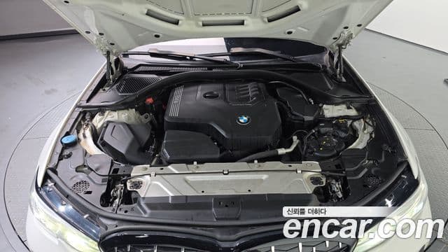 BMW 3 Series 2019 — фото 6 из 20
