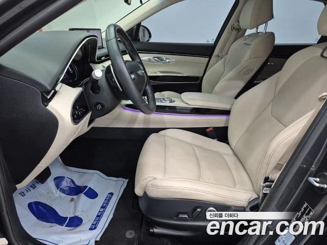 Genesis GV70 2021 — фото 13 из 18