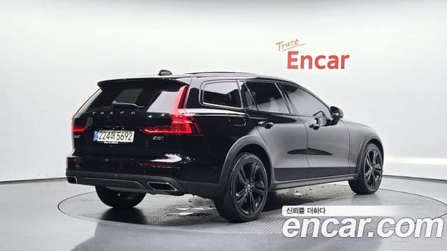 Volvo V60 Cross Country 2020 — Şəkil 2/20