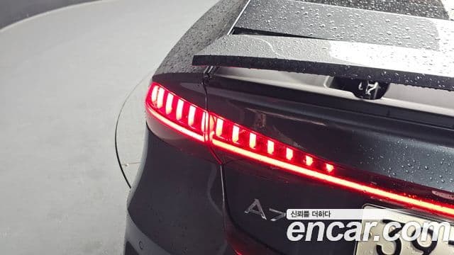 Audi A7 2020 — Şəkil 30/33