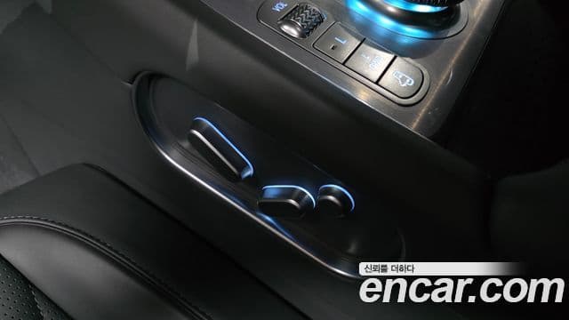 Genesis G90 2023 — Photo 38/39