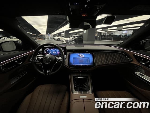 Mercedes-Benz E-Class 2025 — фото 6 из 17