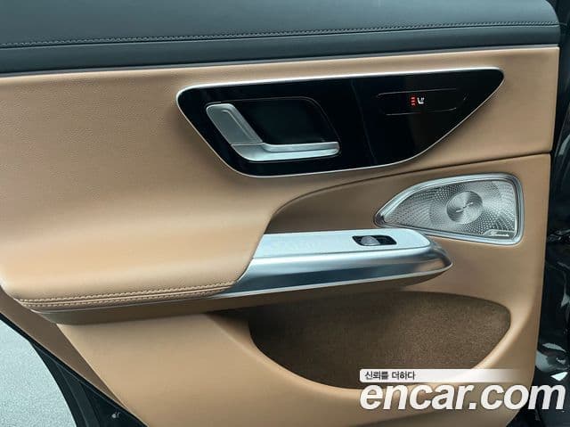 Mercedes-Benz E-Class 2025 — фото 10 из 17