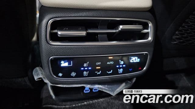 Genesis GV70 2025 — фото 17 из 20