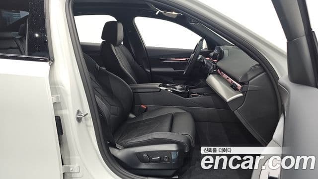 BMW 5 Series 2025 — ფოტო 10/20