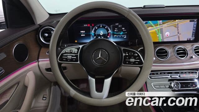 Mercedes-Benz E-Class 2019 — фото 13 из 20
