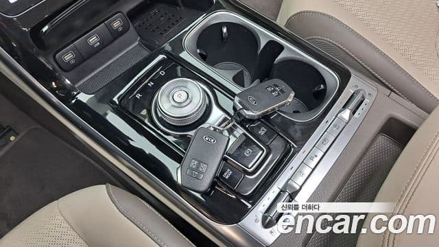 Kia Carnival 2021 — ფოტო 9/20