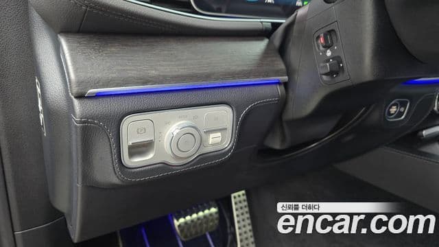 Mercedes-Benz GLS-Class 2020 — Photo 13/34