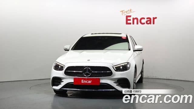 Mercedes-Benz E-Class 2020 — ფოტო 13/20