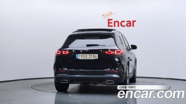 Mercedes-Benz GLA-Class 2021 — фото 3 из 20