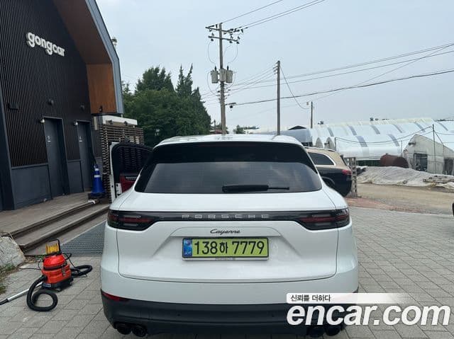 Porsche Cayenne 2023 — ფოტო 3/19