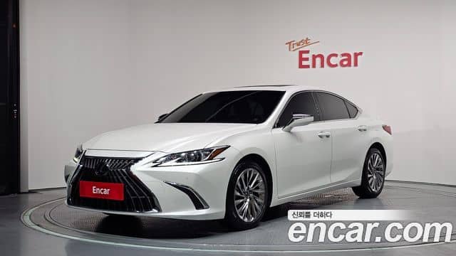 Lexus ES300h, 2023