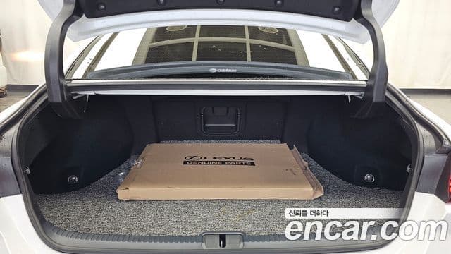 Lexus ES300h 2023 — фото 20 из 20