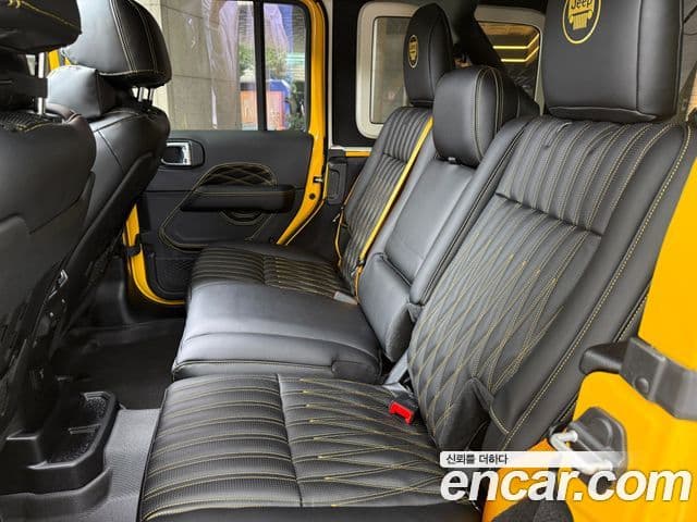 Jeep Wrangler 2021 — Şəkil 13/19