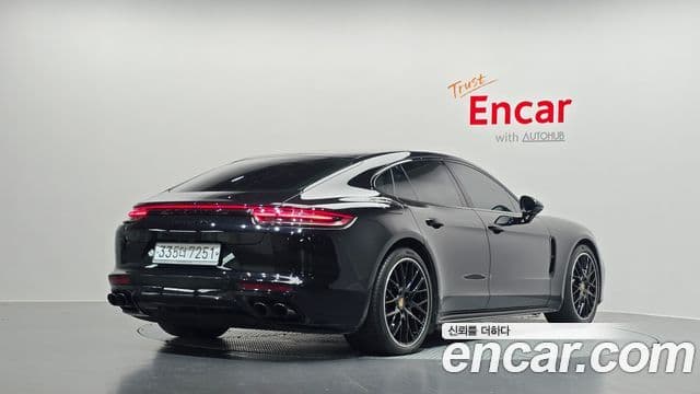 Porsche Panamera 2020 — ფოტო 2/20