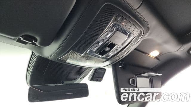 Mercedes-Benz GLS-Class 2023 — Photo 26/42