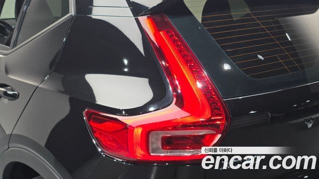 Volvo XC40 2019 — Photo 5/30