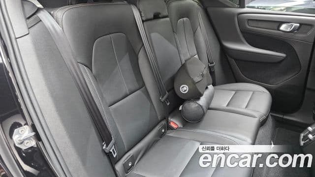 Volvo XC40 2019 — Photo 23/30