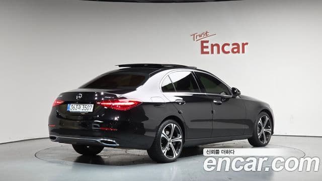 Mercedes-Benz C-Class 2023 — фото 2 из 20