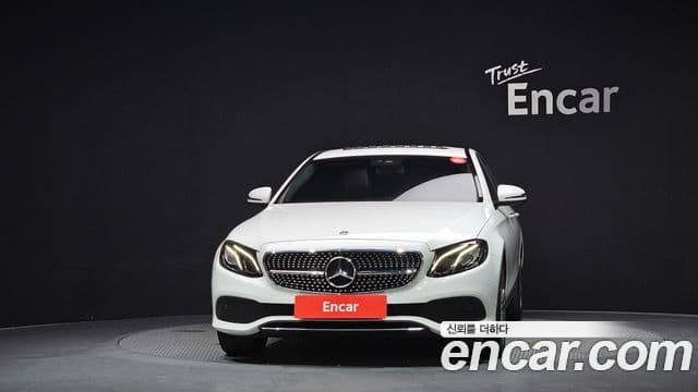 Mercedes-Benz E-Class 2019 — фото 3 из 20