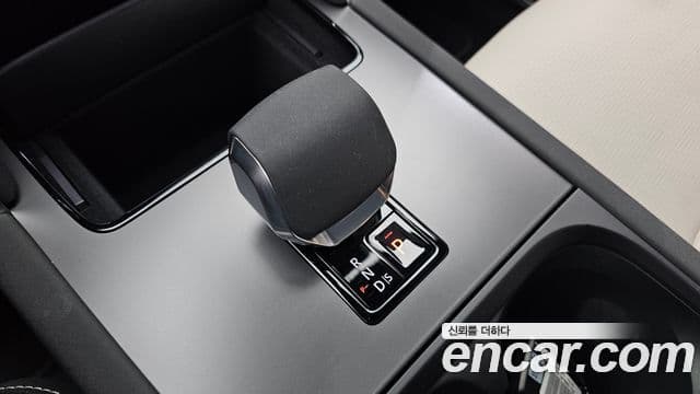Land Rover Discovery Sport 2024 — фото 8 из 20