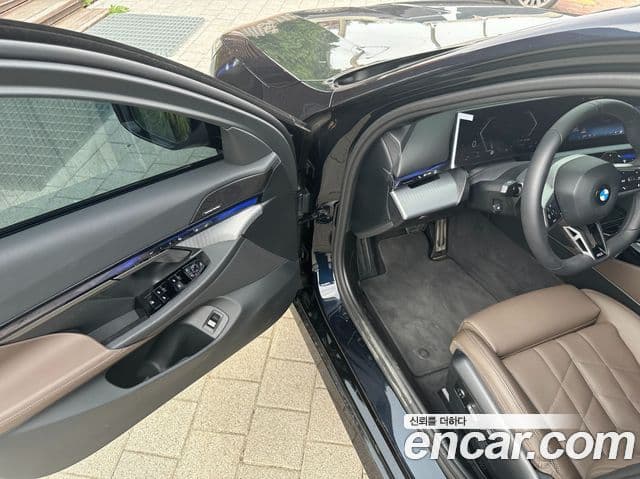BMW 5 Series 2025 — ფოტო 11/17
