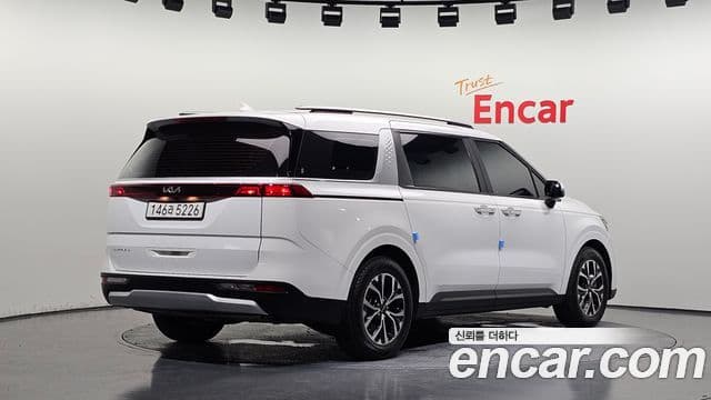 Kia Carnival 2021 — Фото 2/20