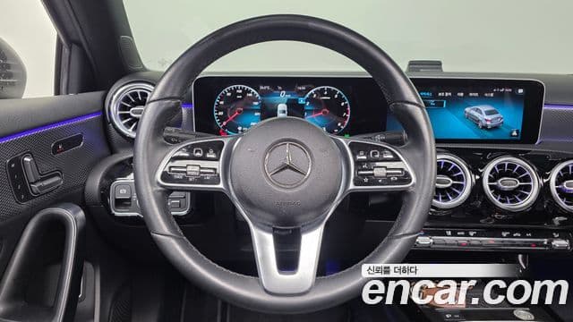 Mercedes-Benz A-Class 2020 — ფოტო 19/20