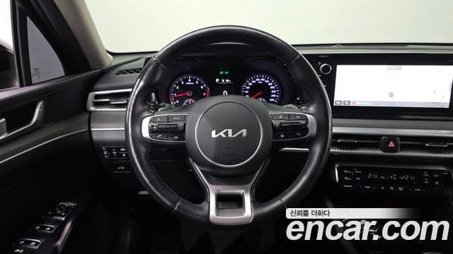 Kia K5 2022 — фото 13 из 20