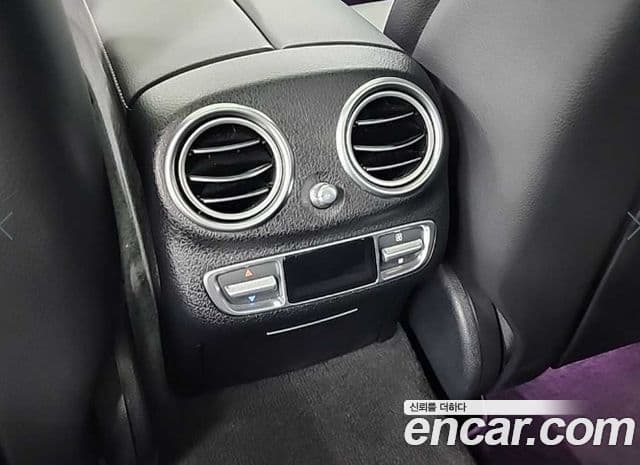 Mercedes-Benz E-Class 2022 — ფოტო 13/19