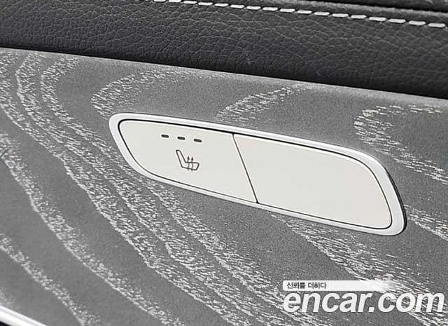 Mercedes-Benz E-Class 2022 — ფოტო 14/19