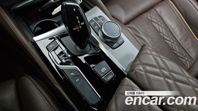 BMW 5 Series 2019 — фото 9 из 20